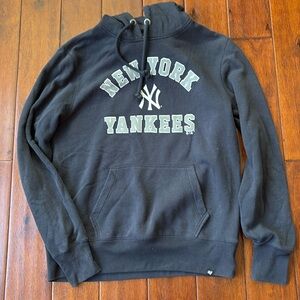 Men’s ‘47 New York Yankees sweatshirt. Size medium